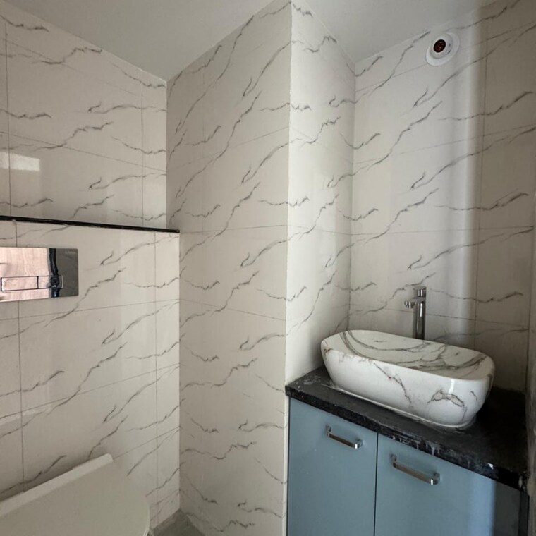 Bathroom, lodha-signet-palava Commercial Office Space 250 Sq.Ft. In Kalyan Shilphata Road Thane 9530588