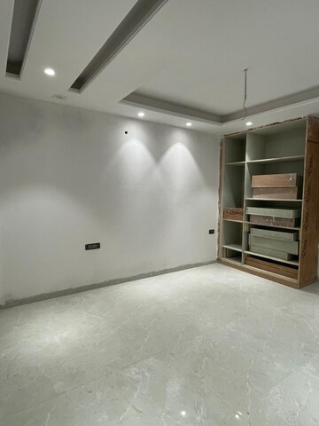 Room in 4 BHK Builder Floor at Saket – for Sale