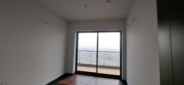 Room in 3.5 BHK Apartment at Krisumi Waterside Residences, Sector 36a – for Rent