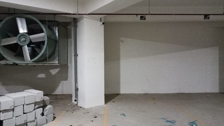 undefined, sola road Commercial Office Space 1185 Sq.Ft. In Sola Road Ahmedabad 9530635