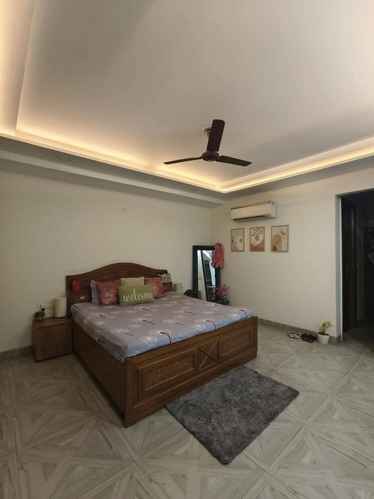 Bedroom, freedom fighters enclave 3 Bedroom 1700 Sq.Ft. Apartment In Freedom Fighters Enclave Delhi 9530669