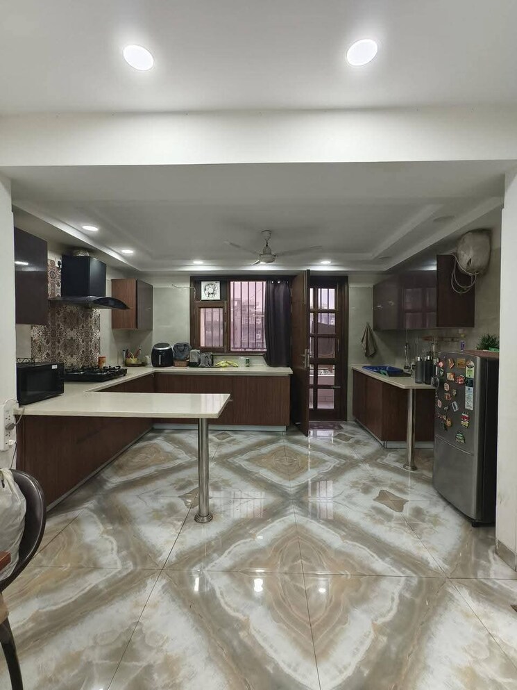 Kitchen, freedom fighters enclave 3 Bedroom 1700 Sq.Ft. Apartment In Freedom Fighters Enclave Delhi 9530669