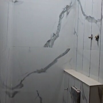 Bathroom in 1.5 BHK Builder Floor at Rohini Sector 24 – for Sale