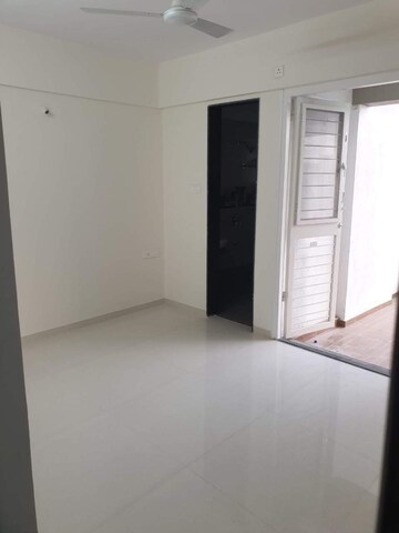 Room in 3 BHK Apartment at Suyog Space, Wakad – for Rent