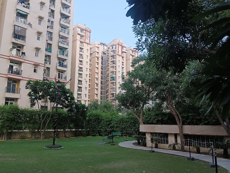 Exterior View, amrapali-princely-estate 2.5 Bedroom 1015 Sq.Ft. Apartment In Sector 76 Noida 9530677