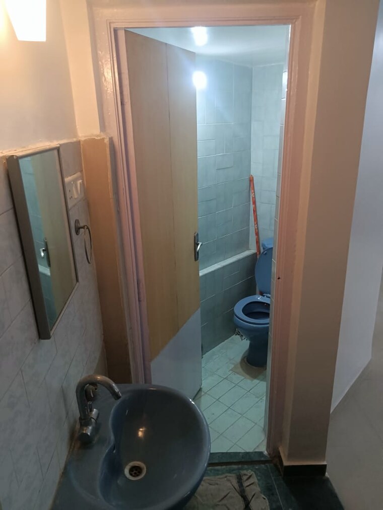Bathroom, aundh 3 Bedroom 1400 Sq.Ft. Apartment In Aundh Pune 9530604