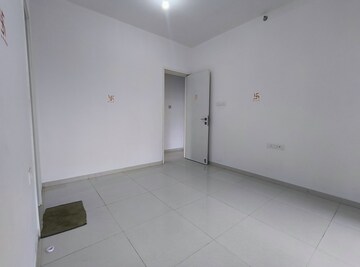 Room in 1 BHK Apartment at Godrej Boulevard, Manjari – for Rent