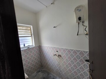 Bathroom in 2 BHK Builder Floor at Ashok Nagar – for Rent