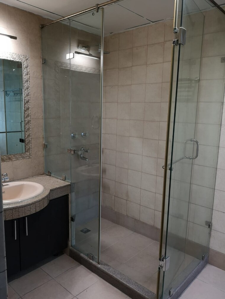 Bathroom, vipul-belmonte 3 Bedroom 2450 Sq.Ft. Apartment In Sector 53 Gurgaon 9530748