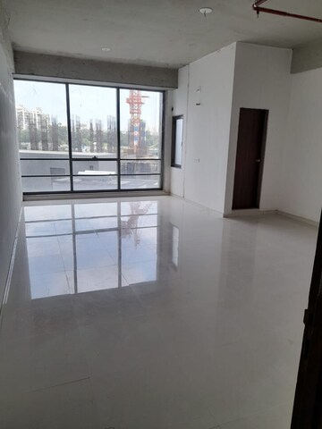 Room in  Office Space at Sola Road – for Rent