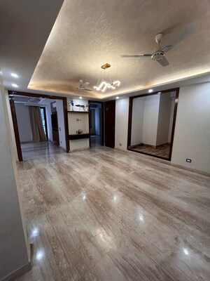 Room in 3 BHK Builder Floor at Ansal Sushant Lok I, Sector 43 – for Rent