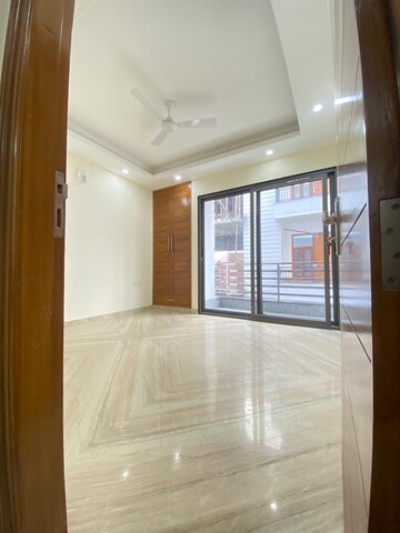 Room in 3 BHK Builder Floor at Shanthi Nagar – for Rent