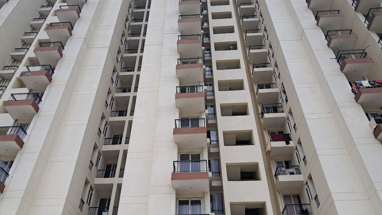 Exterior View, amrapali-dream-valley 2.5 Bedroom 920 Sq.Ft. Apartment In Tech Zone 4 Greater Noida Greater Noida 9530869