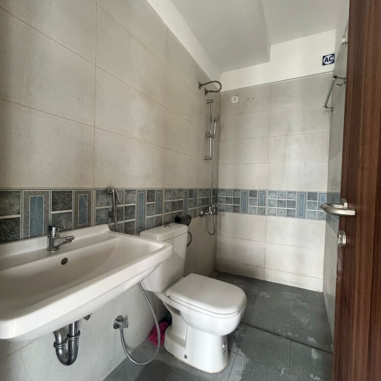 Bathroom, nanded-city-pancham 2 Bedroom 703 Sq.Ft. Apartment In Nanded Pune 9531005