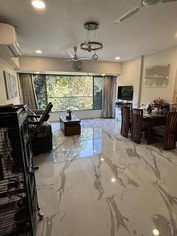 3 BHK Apartment For Rent in Khar West