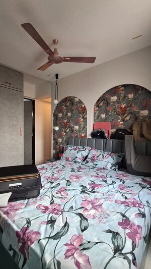 Bedroom in 3 BHK Apartment at Khar West – for Rent