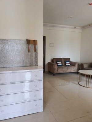 Room in 2 BHK Apartment at Signature Global Prime, Sector 63a – for Rent
