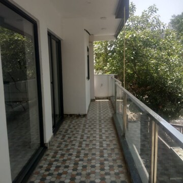 Balcony in 1 BHK Builder Floor at Sector 9 – for Rent