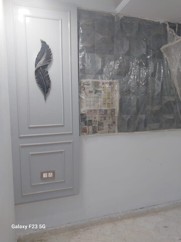 Room in 1 BHK Apartment at DMD Hometech Awas Yojna, Sector 73 – for Sale