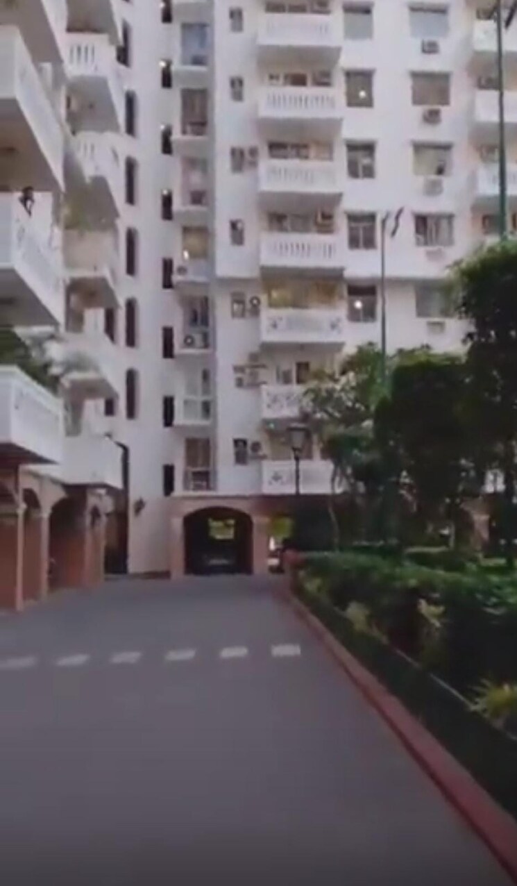 Exterior View, dlf-the-wellington-estate 3 Bedroom 1376 Sq.Ft. Apartment In Dlf Phase V Gurgaon 9531156