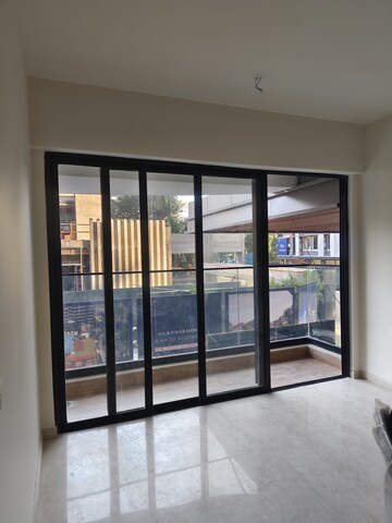 Room in 2 BHK Apartment at Kalpataru Magnus, Bandra East – for Rent