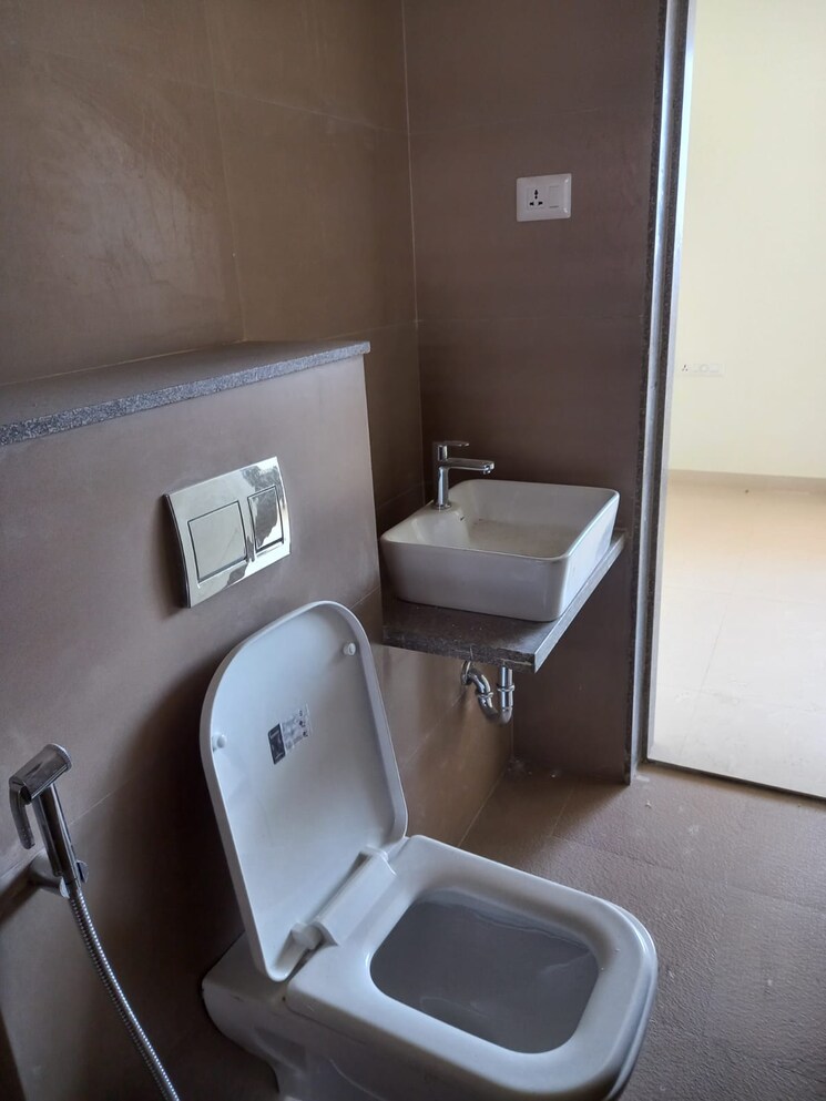 Bathroom, rohan-ananta 2 Bedroom 690 Sq.Ft. Apartment In Tathawade Pune 9531315