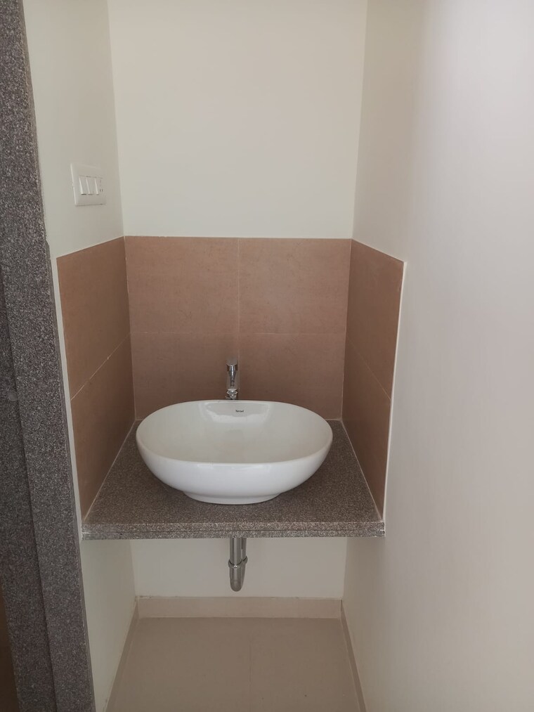 Attached Bathroom, wakad 2 Bedroom 950 Sq.Ft. Apartment In Wakad Pune 9531365