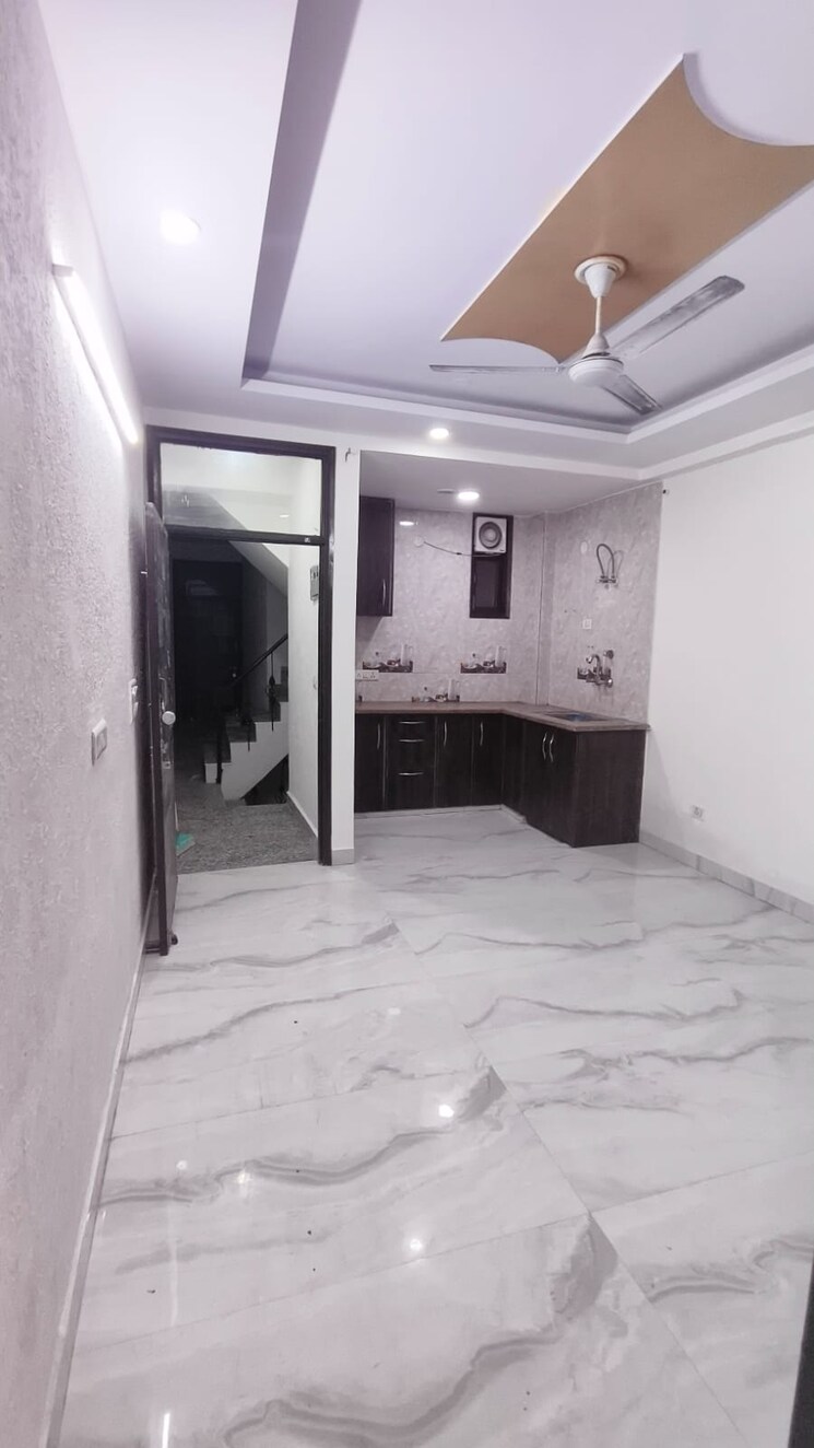  Parking, saket 1 Bedroom 400 Sq.Ft. Builder Floor In Saket Delhi 9531386