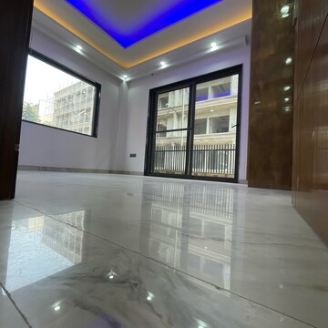 Room in 3 BHK Builder Floor at BPTP District 3, Sector 85 – for Sale