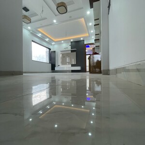 Room in 3 BHK Builder Floor at BPTP District 3, Sector 85 – for Sale