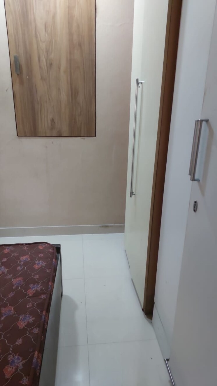 Room, mahim 1 Bedroom 450 Sq.Ft. Apartment In Mahim Mumbai 9531440