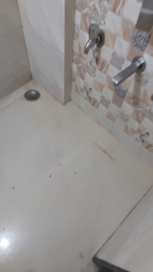 Room in 1 BHK Apartment at Mahim – for Sale