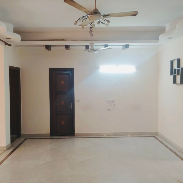Room, sector 21 3 Bedroom 1800 Sq.Ft. Villa In Sector 21 Gurgaon 9531523