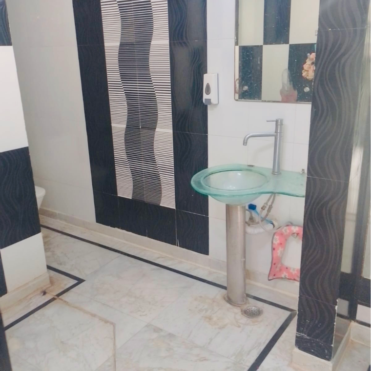 Bathroom, sector 21 3 Bedroom 1800 Sq.Ft. Villa In Sector 21 Gurgaon 9531523