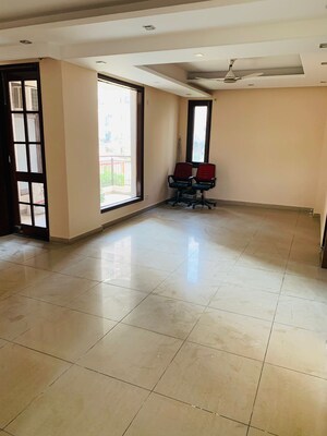 Room in 4 BHK Apartment at Bollywood Esencia, Ghazipur – for Rent