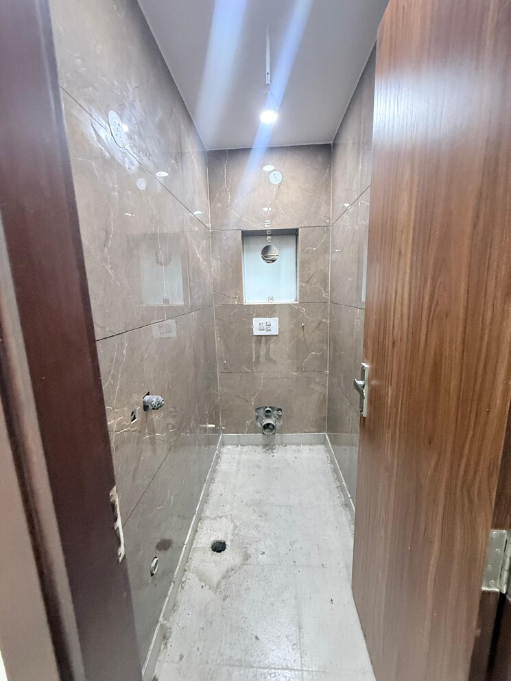 Bathroom, sahridaya-apartments 3 Bedroom 1000 Sq.Ft. Apartment In Paschim Vihar Delhi 9531614