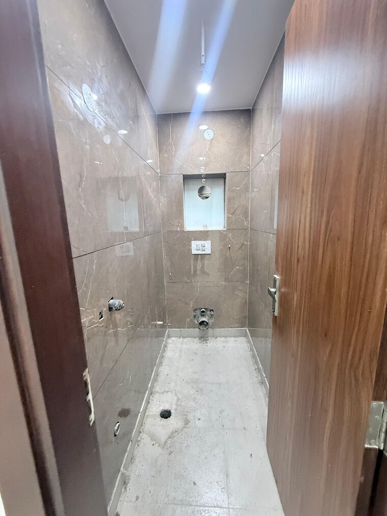 Bathroom, sahridaya-apartments 3 Bedroom 1000 Sq.Ft. Apartment In Paschim Vihar Delhi 9531614