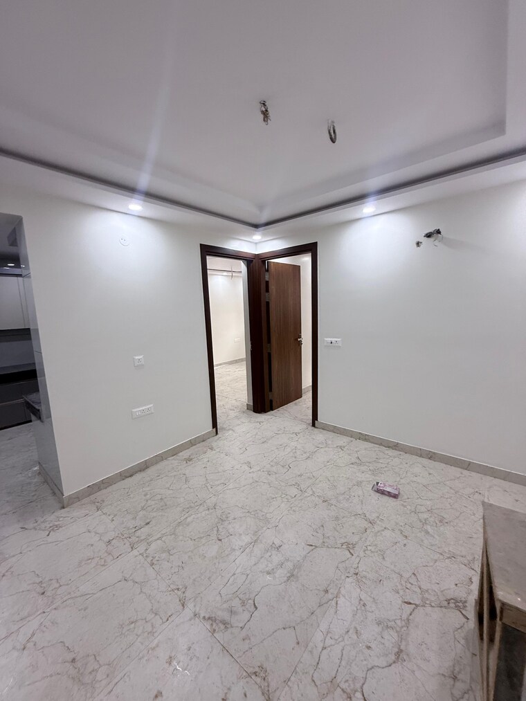 Living Room, sahridaya-apartments 3 Bedroom 1000 Sq.Ft. Apartment In Paschim Vihar Delhi 9531614