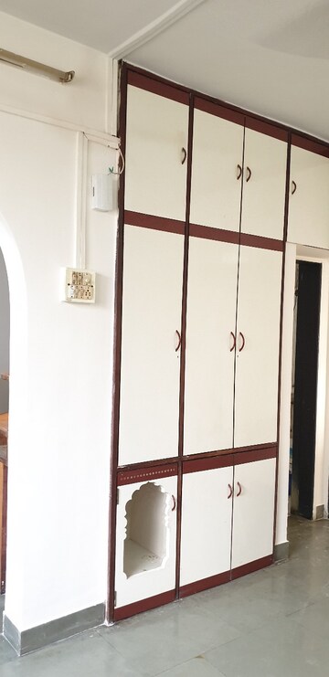 Furnished Amenities in 2 BHK Apartment at Sadashiv Peth – for Sale
