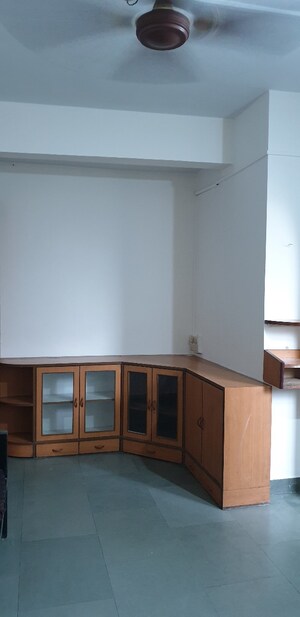 Room in 2 BHK Apartment at Sadashiv Peth – for Sale