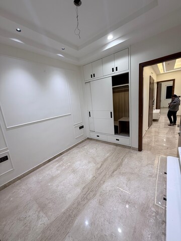 Room in 2 BHK Builder Floor at Paschim Vihar – for Rent