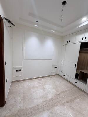 Master Bedroom in 2 BHK Builder Floor at Paschim Vihar – for Rent