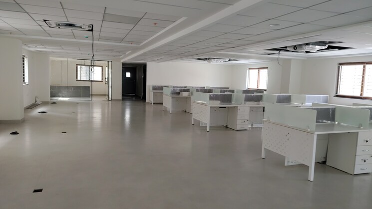  Parking, madhapur Commercial Office Space 4945 Sq.Ft. In Madhapur Hyderabad 9531696