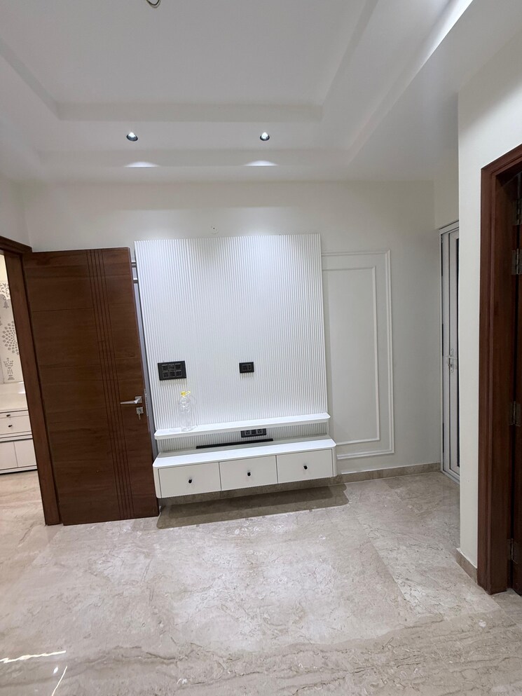 Room, paschim vihar 2 Bedroom 756 Sq.Ft. Builder Floor In Paschim Vihar Delhi 9531750