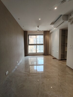 Room in 1 BHK Apartment at Hiranandani Regent Hill, Powai – for Rent