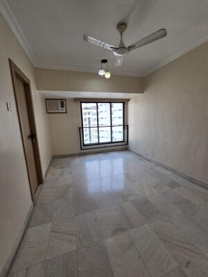 Room in 3 BHK Apartment at Prabhadevi CHS, Prabhadevi – for Rent