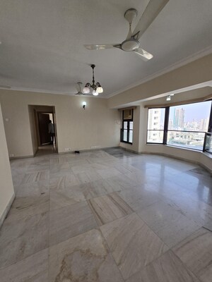 Room in 3 BHK Apartment at Prabhadevi CHS, Prabhadevi – for Rent