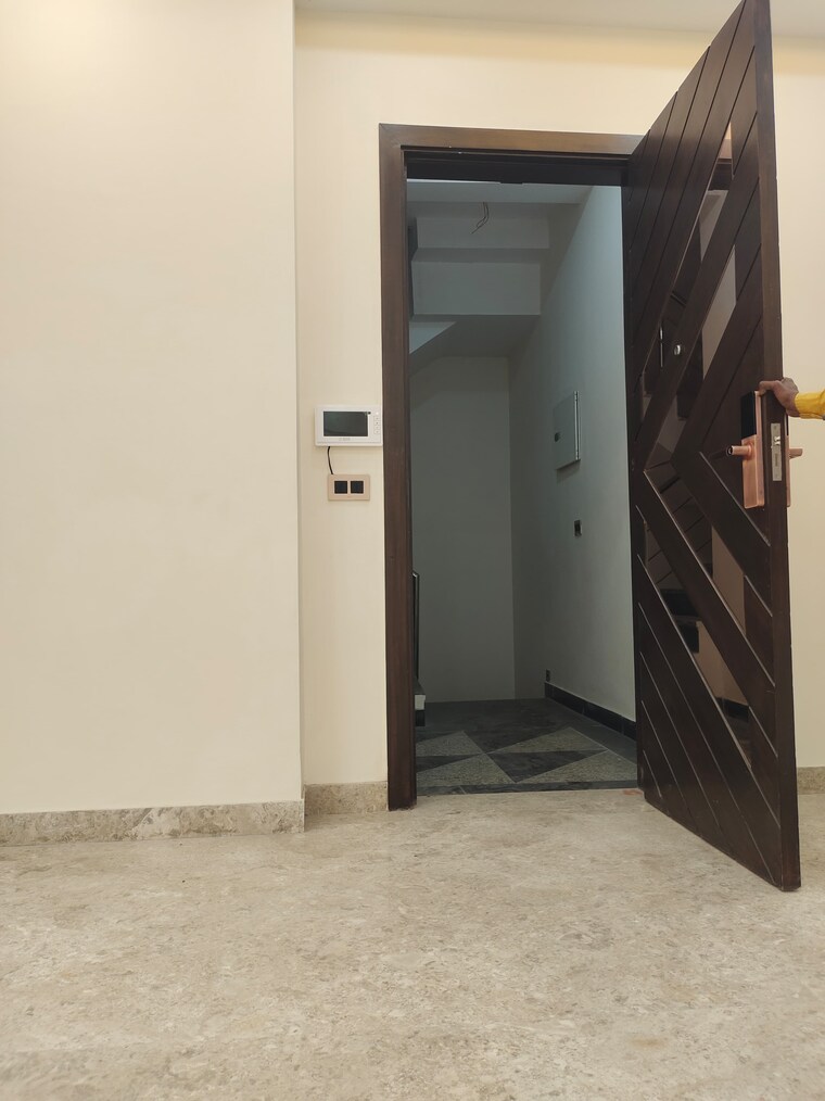 undefined, kalkaji 3 Bedroom 1800 Sq.Ft. Builder Floor In Kalkaji Delhi 9531818