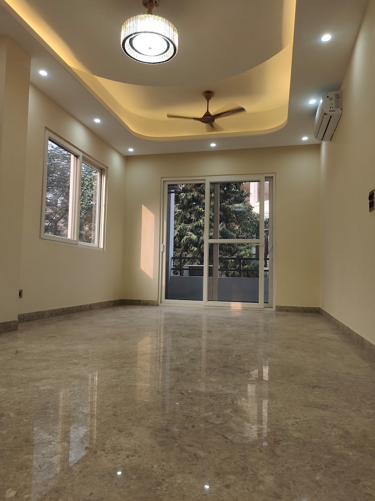Room, kalkaji 3 Bedroom 1800 Sq.Ft. Builder Floor In Kalkaji Delhi 9531818