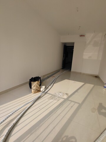 Room in 2 BHK Apartment at Sunteck City Avenue 4, Goregaon West – for Rent